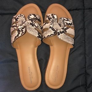 AMERICAN EAGLE SANDALS